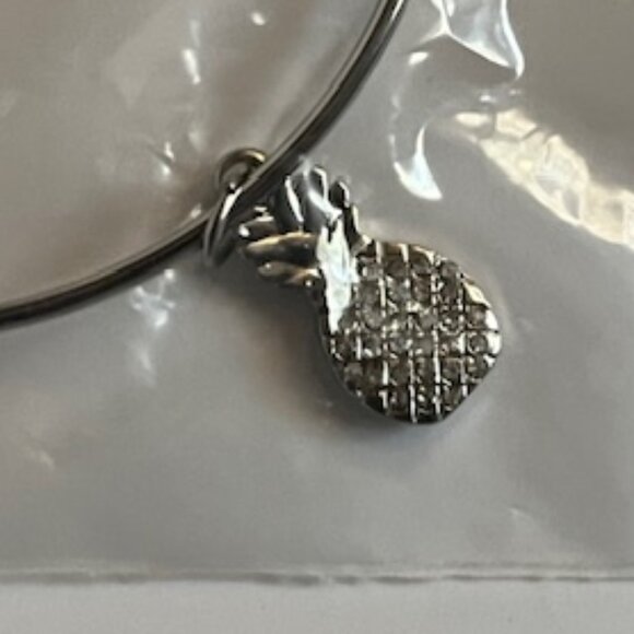 *NWT GUESS Bangle Bracelet - Silver tone with Crystal Pineapple Charm - Picture 2 of 2